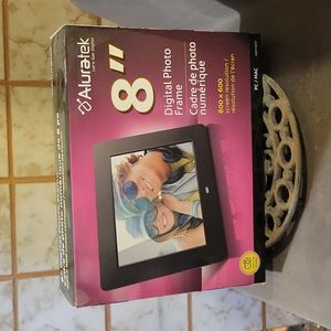Digital Photo Frame 8"